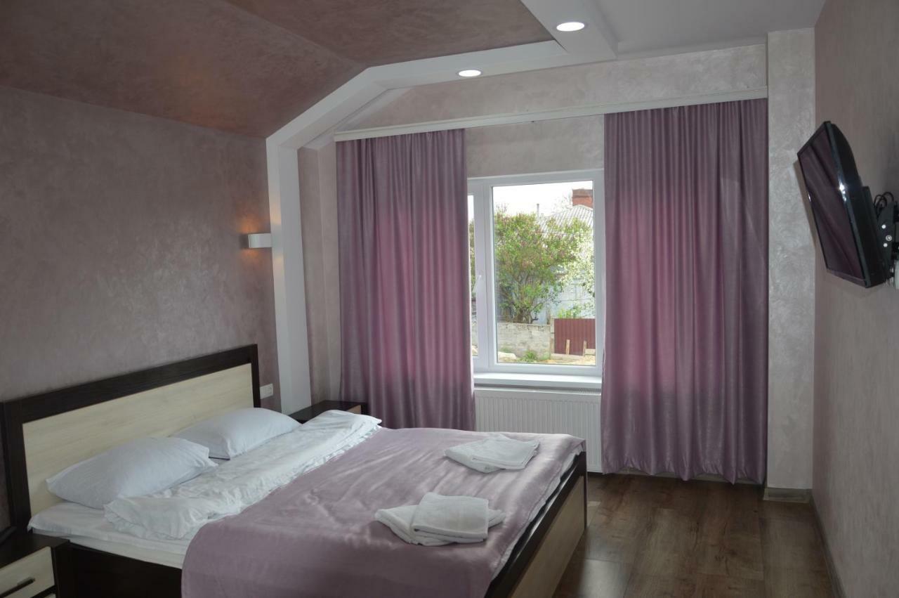 Royal House Villa คาเมียเนตส์-โปดิลสกี ภายนอก รูปภาพ