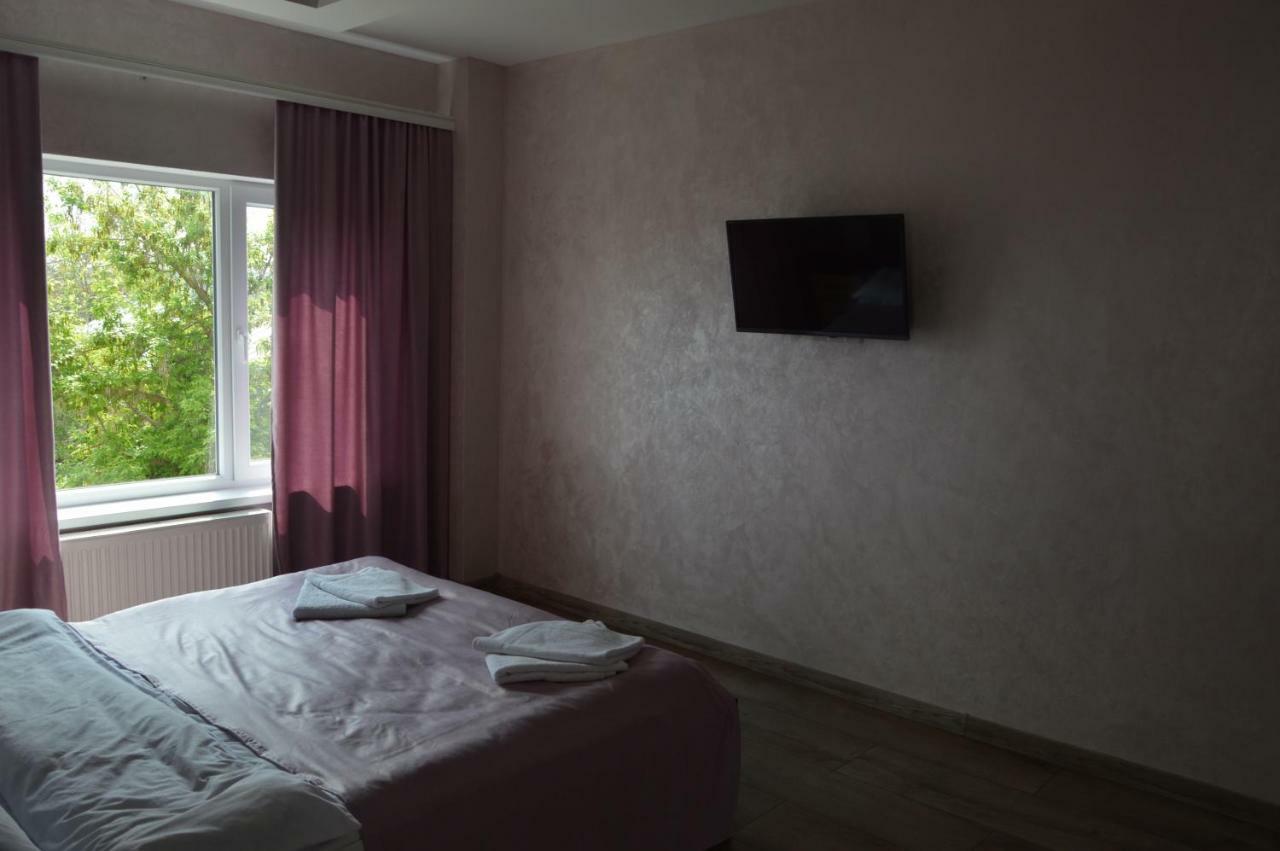 Royal House Villa คาเมียเนตส์-โปดิลสกี ภายนอก รูปภาพ